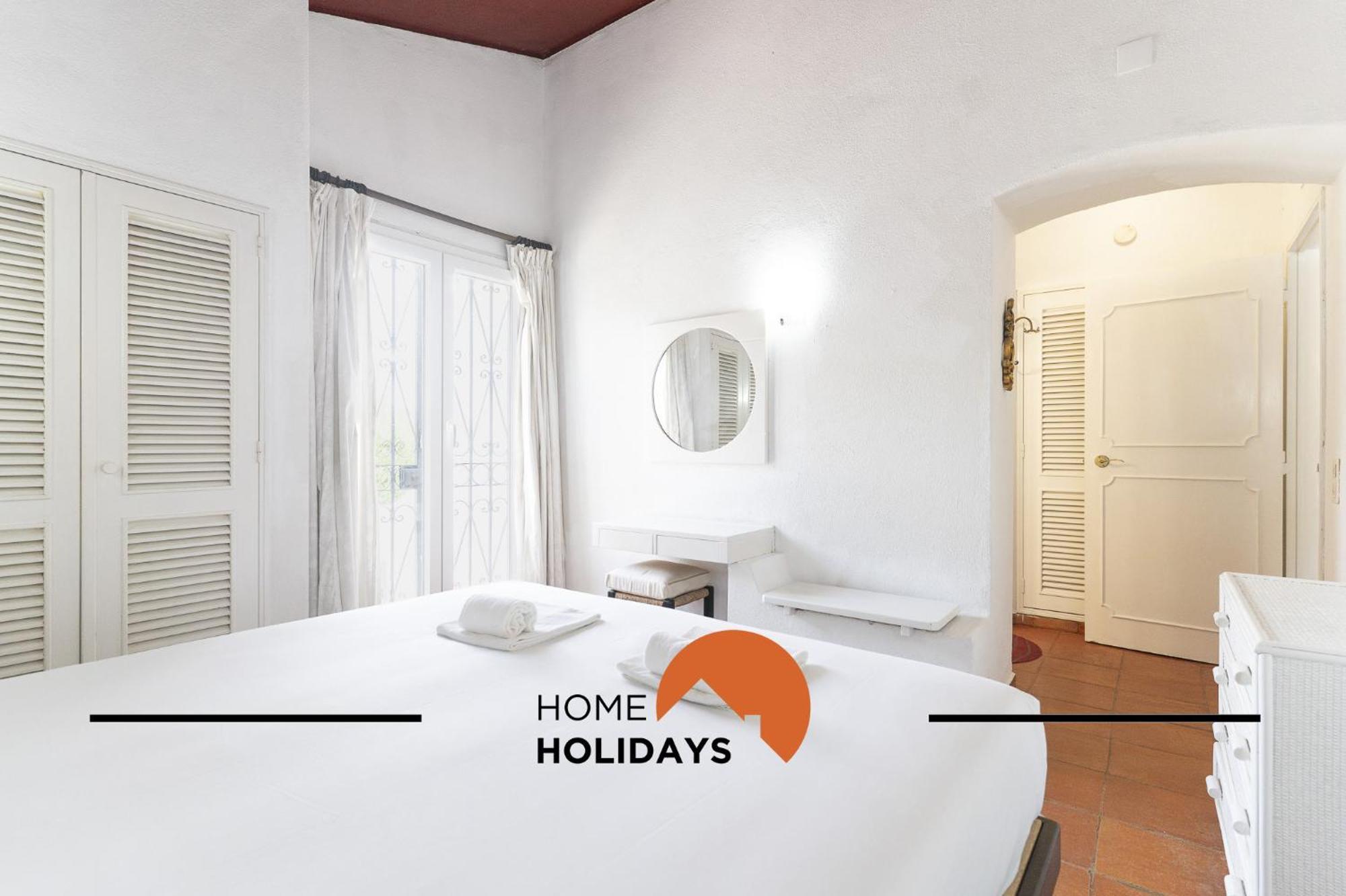 #329 Jacaranda B6 By Holidays *